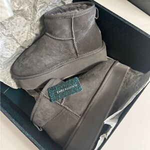 ✨EMU Australia Gray Shearling Boots - Size US 5 (fits US 6) ✨